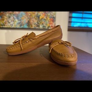 Minnetonka Classics Shoes - hardly used